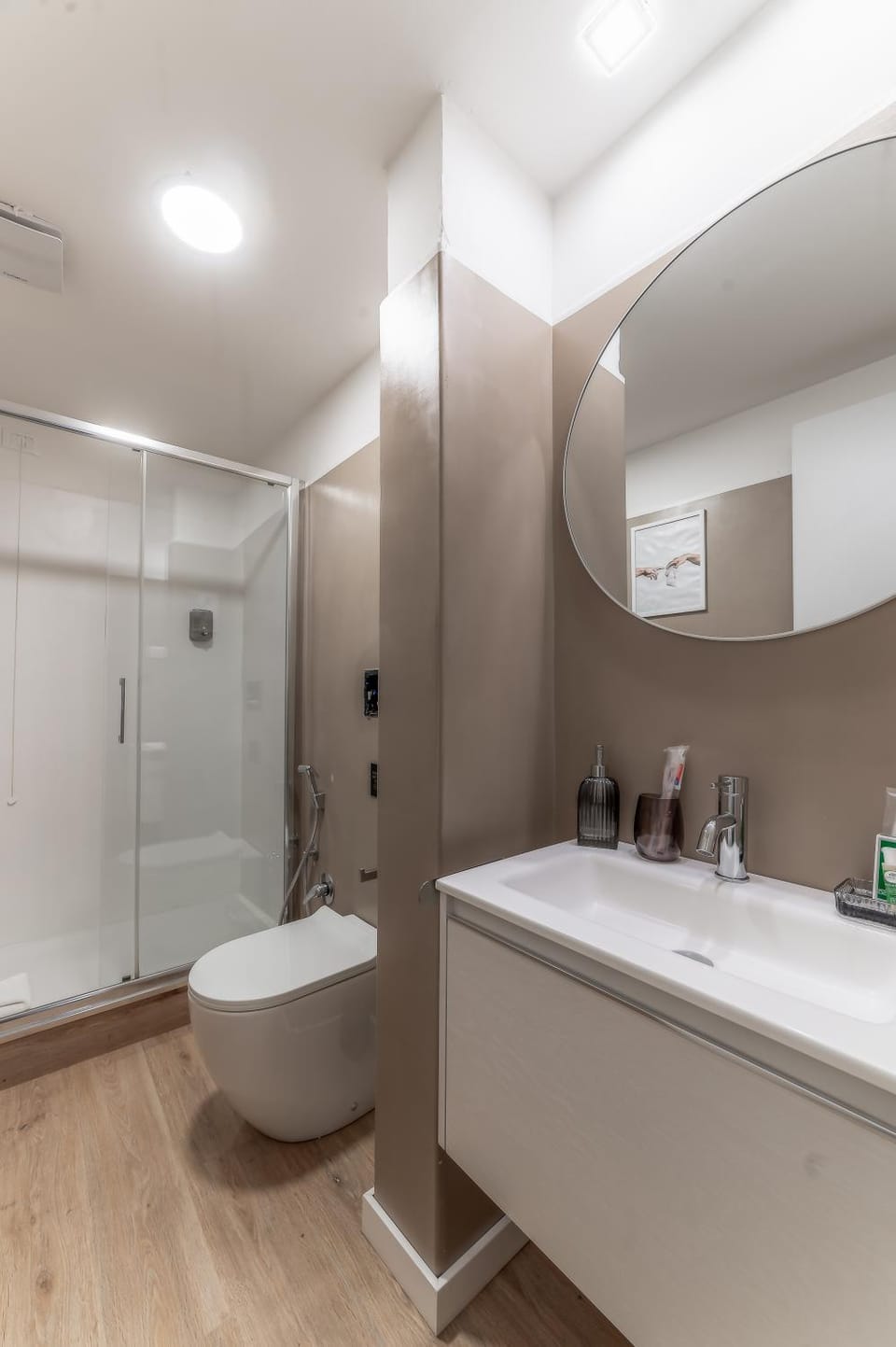 Shower, Toilet, Bathroom, Bath, towels