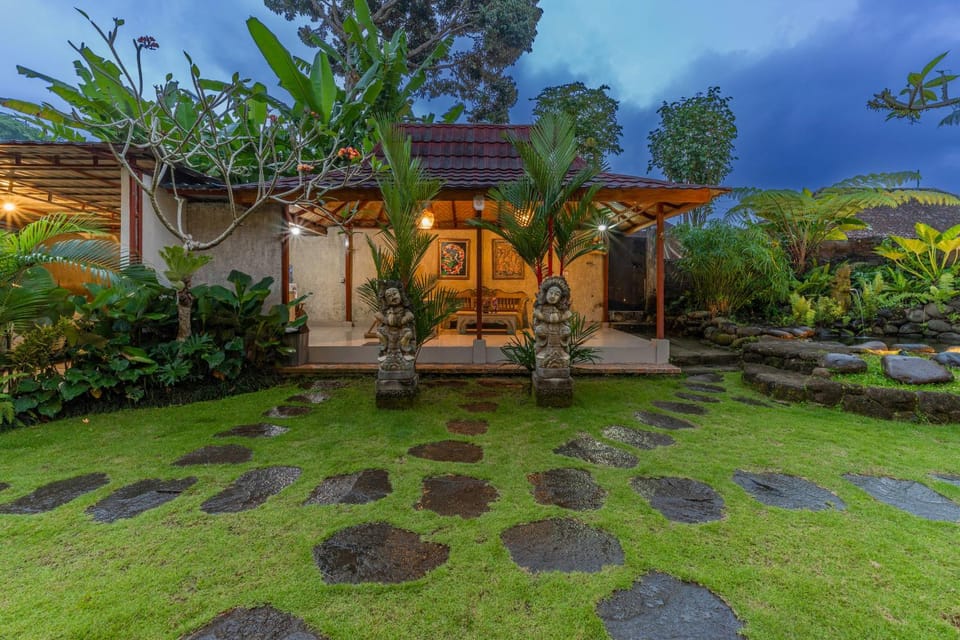 Junna House Ubud Bed and Breakfast in Payangan