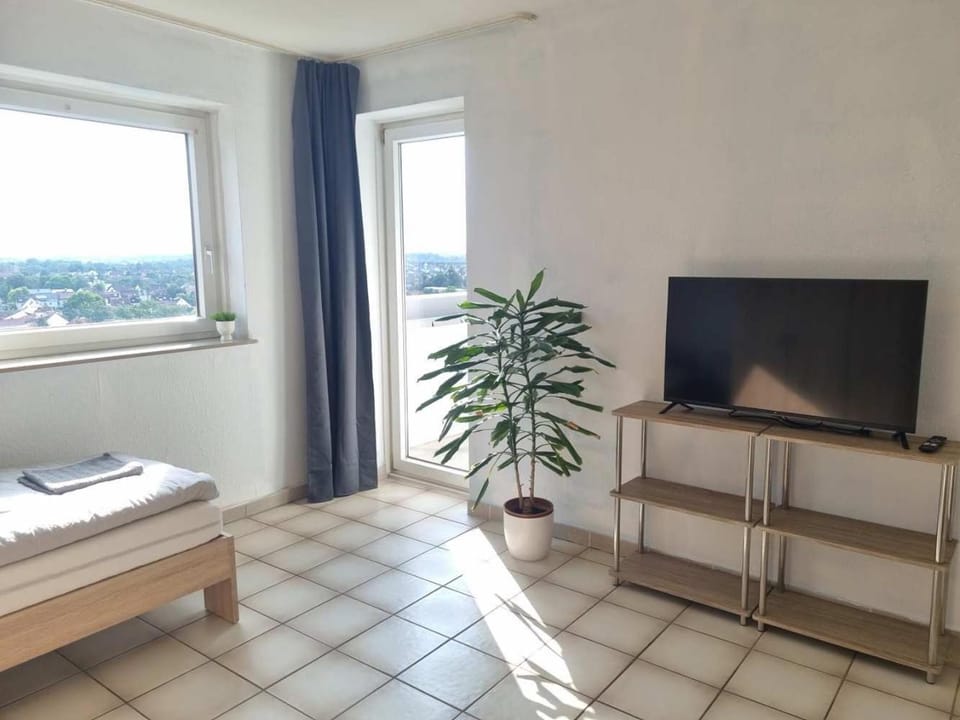 TV and multimedia, Photo of the whole room, City view