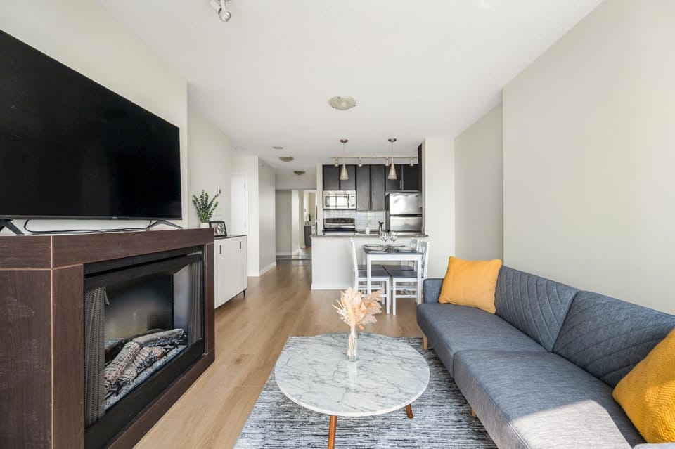 TV and multimedia, Kitchen or kitchenette, Living room, Dining area