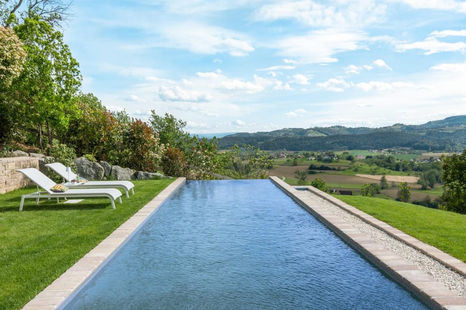 Day, Natural landscape, Garden, Garden view, Mountain view, Pool view, Swimming pool, Swimming pool, sunbed