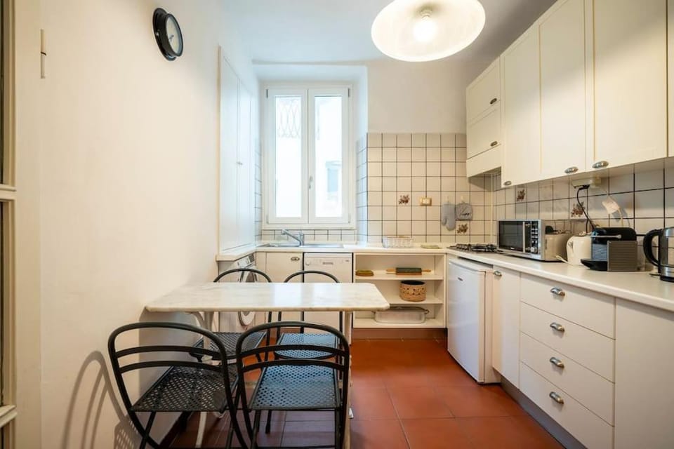 Coffee/tea facilities, Kitchen or kitchenette, Dining area, dishwasher, minibar, oven, pet friendly, stove, toaster