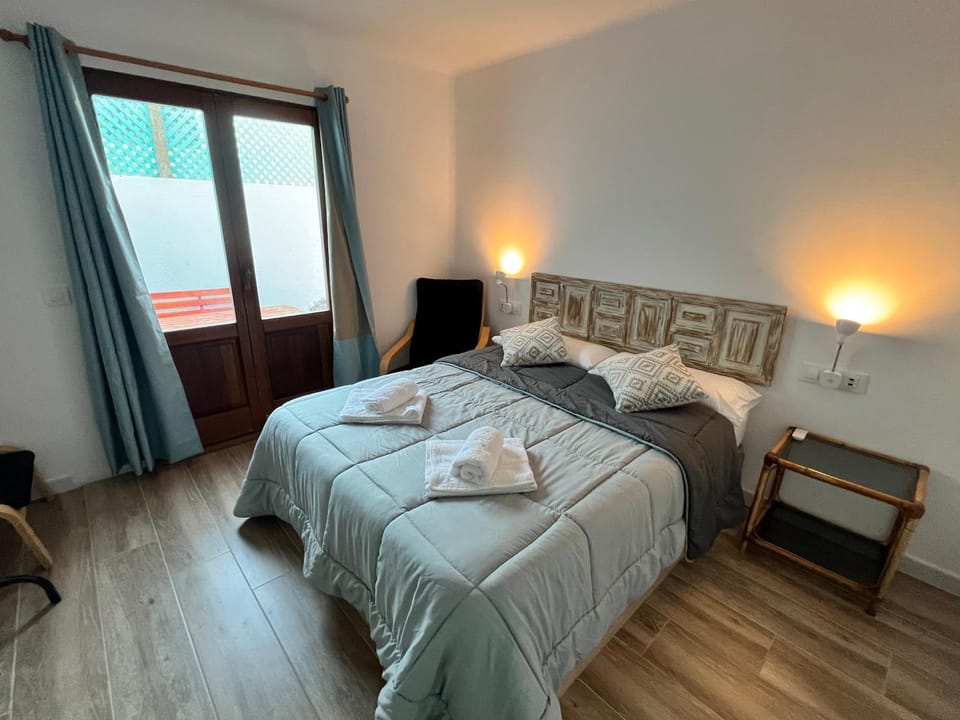 Casas de Valtravieso El Jardín House in Pozo de los Frailes