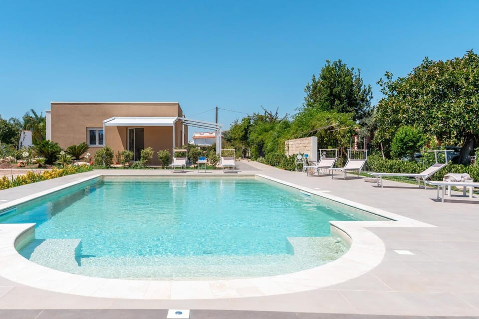 Garden, Pool view, Swimming pool, sunbed