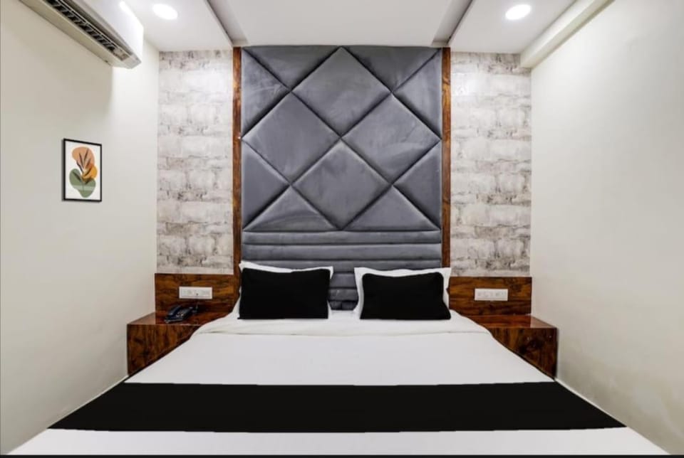 Hotel shgun Inn cg road Hotel in Ahmedabad