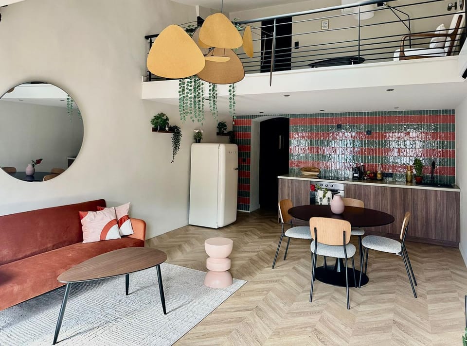 Living room, Seating area, Dining area