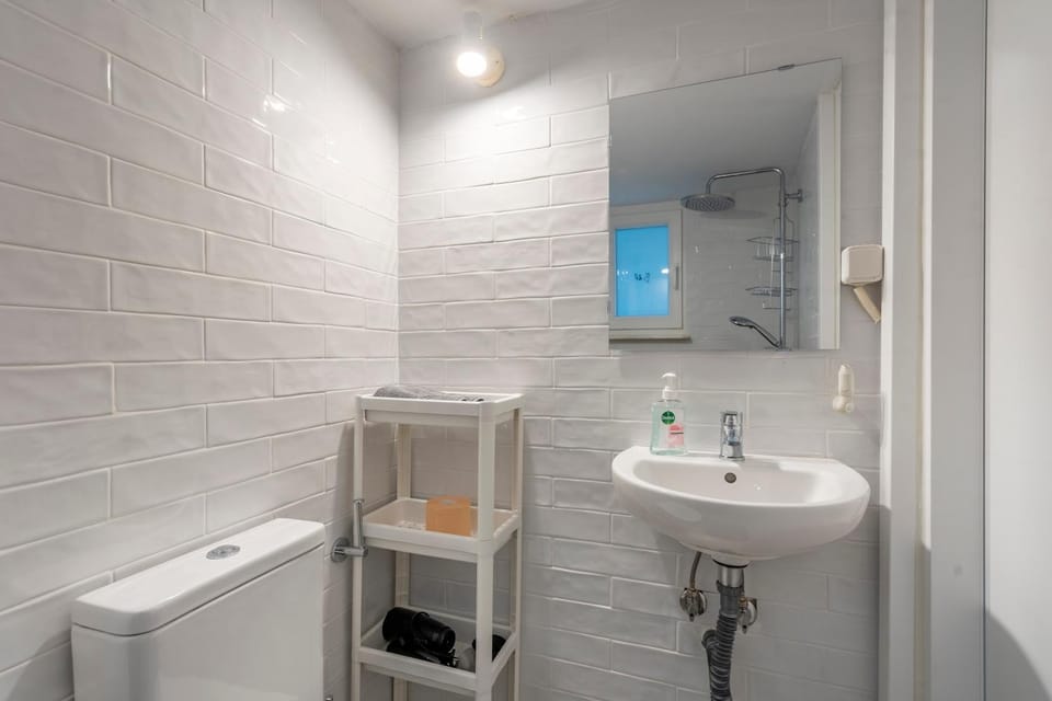 Toilet, Bathroom