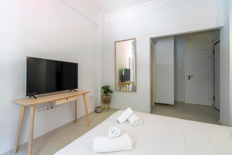 TV and multimedia, Bedroom, towels, wardrobe