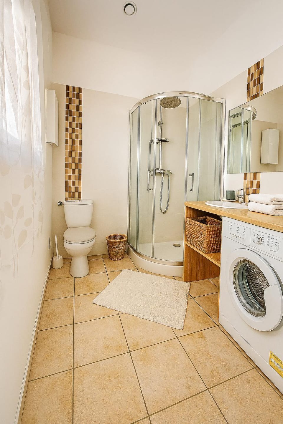 Shower, Toilet, Bathroom, towels, washing machine