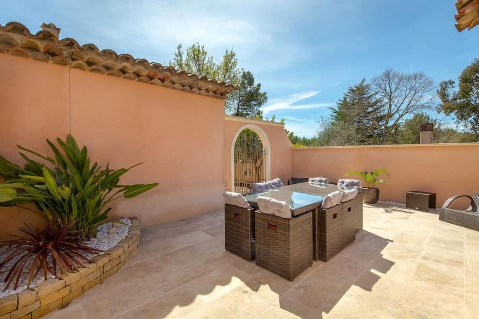 Patio, Balcony/Terrace