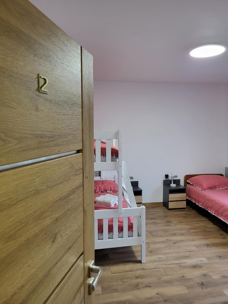 Bed, TV and multimedia, Photo of the whole room, Bedroom, bunk bed, soundproof, towels, wardrobe