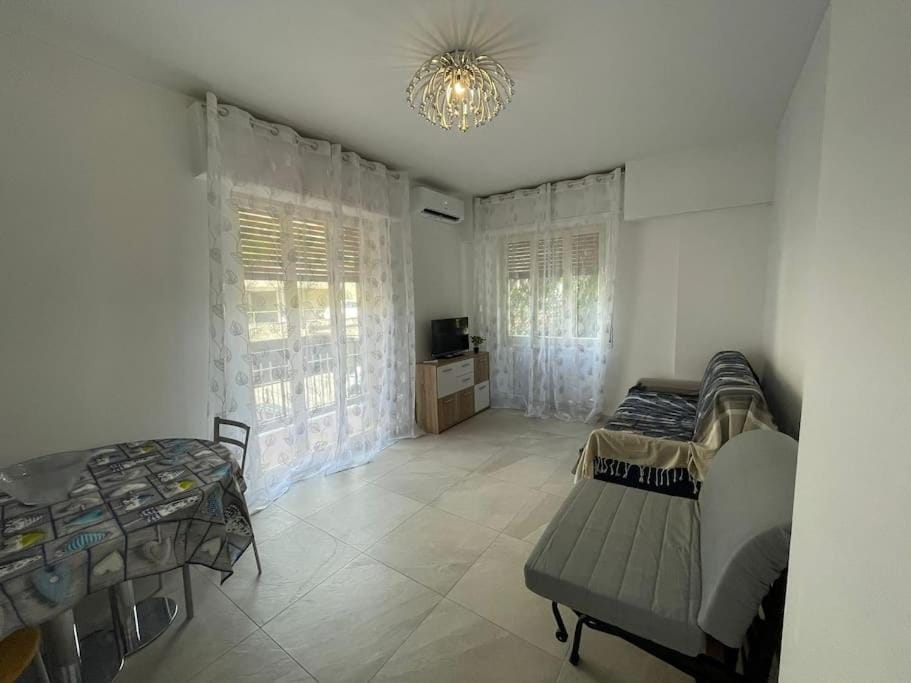 WH - Meerwasser - Trilocale A Pochi Minuti Dal Centro - Con Parcheggio privato - WiFi Apartment in Sanremo