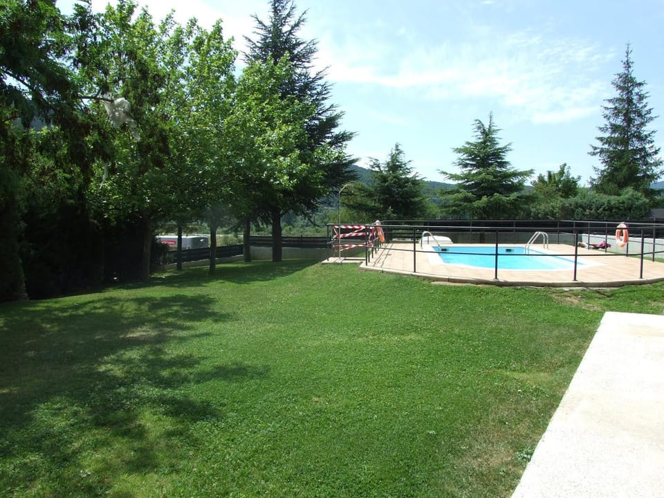 Garden, Swimming pool, Swimming pool