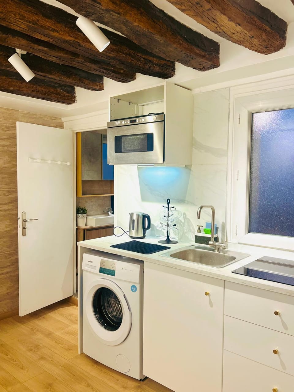 Studio 100m to Chatelet Apartment in Paris