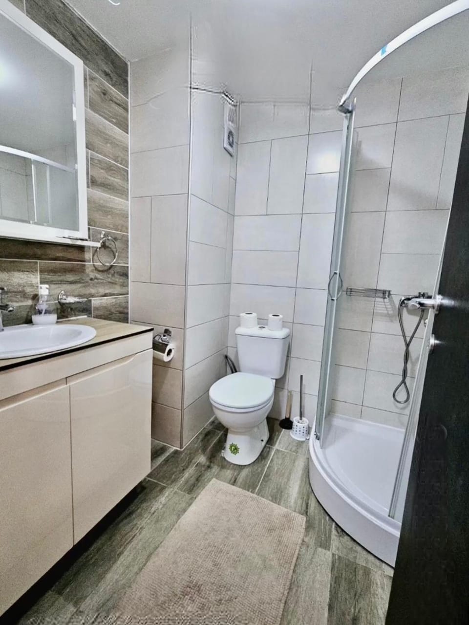 Shower, towels