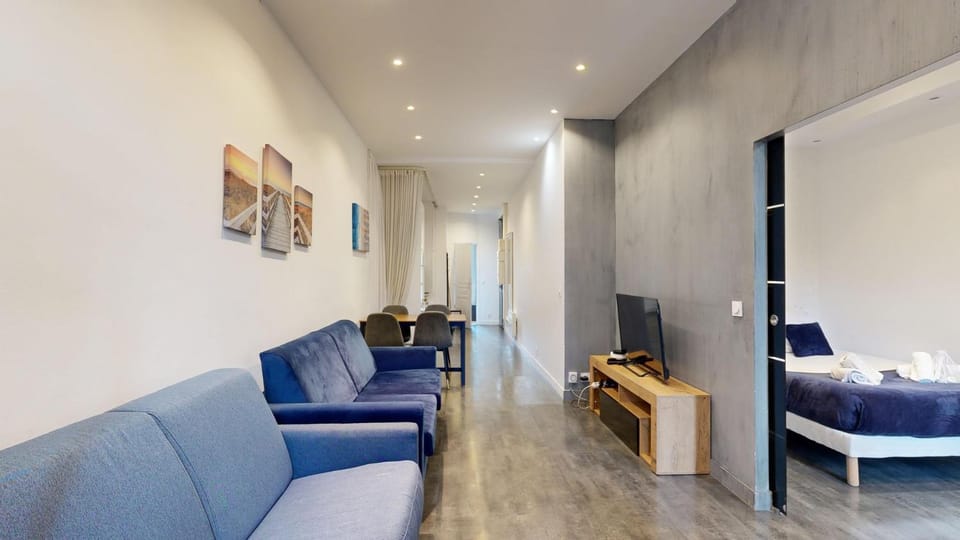 Bed, Living room, Bedroom