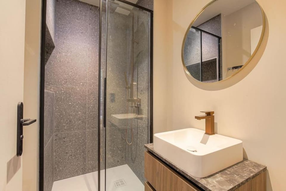 Joli T3 avec terrasse et parking, Écully Apartment in Lyon