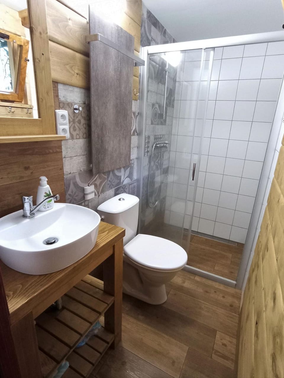 Shower, Bathroom