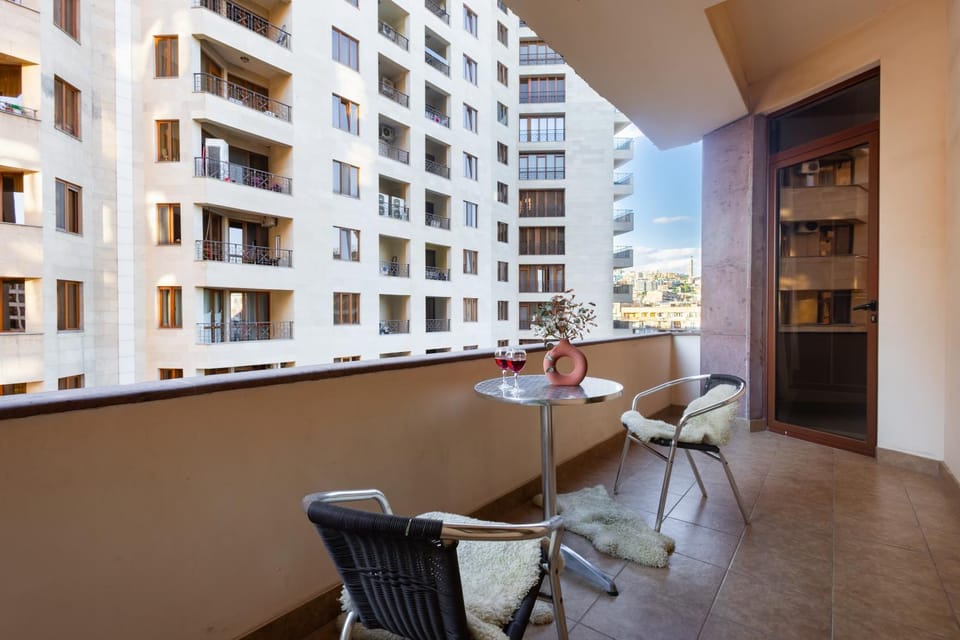 Aram street, 2 bedrooms Beautiful and Sunny apartment DI8210 Apartment in Yerevan