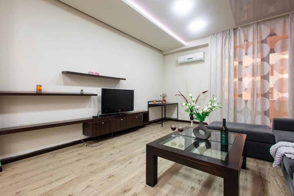 Aram street, 2 bedrooms Beautiful and Sunny apartment DI8210 Apartment in Yerevan