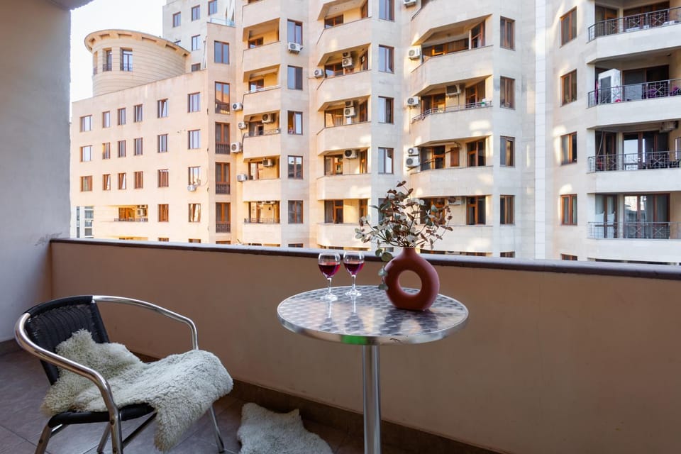 Aram street, 2 bedrooms Beautiful and Sunny apartment DI8210 Apartment in Yerevan