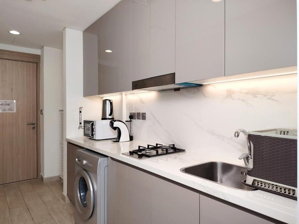 Netflix and Wi-Fi Studio Pool, Gym & City Views Apartment in Dubai