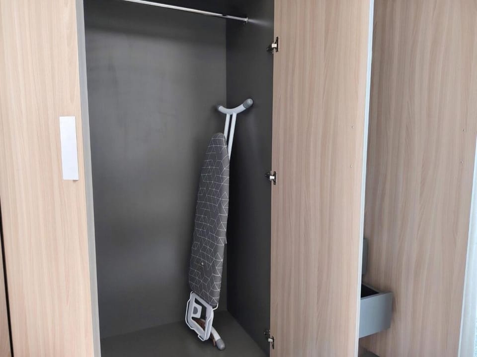 Netflix and Wi-Fi Studio Pool, Gym & City Views Apartment in Dubai