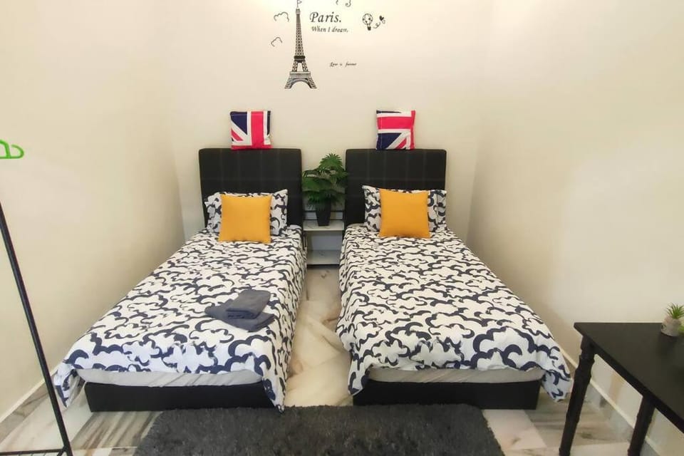 66 Homestay 5 Min to Leaning Tower Villa in Perak Tengah District