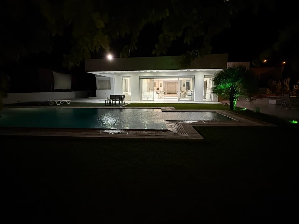 Night, Pool view