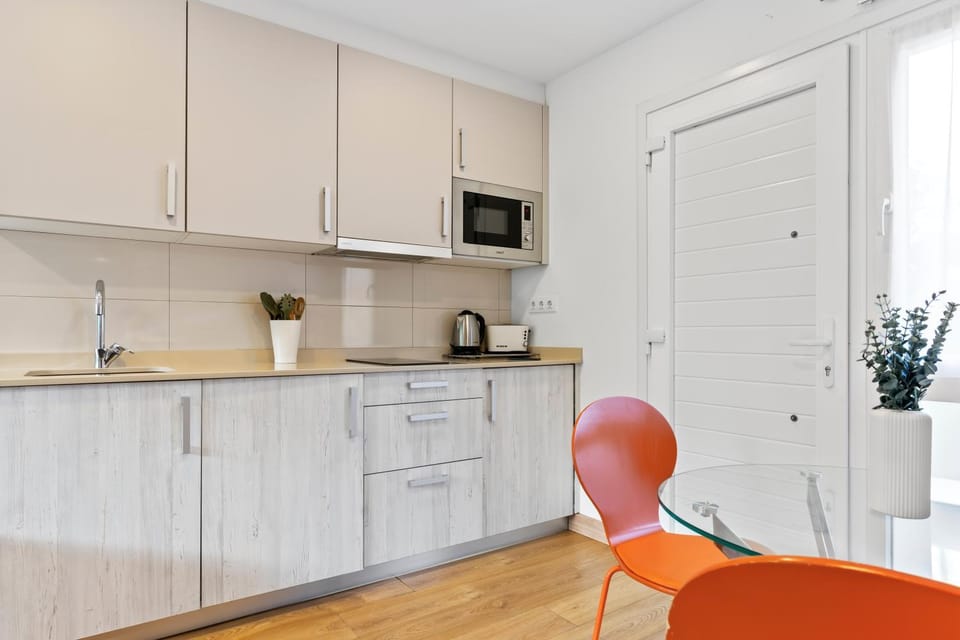 Kitchen or kitchenette, Living room