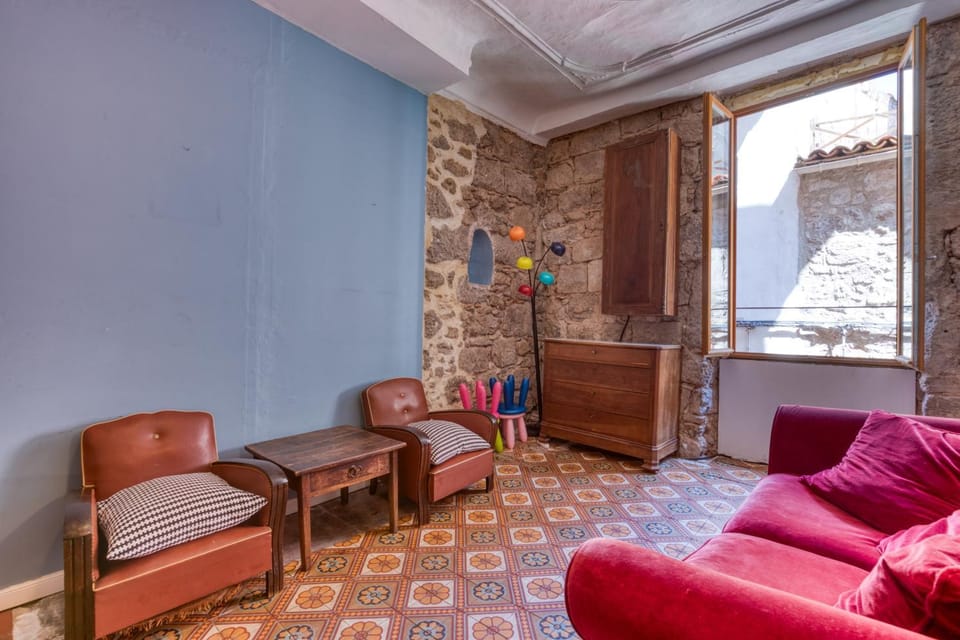 Property building, Living room