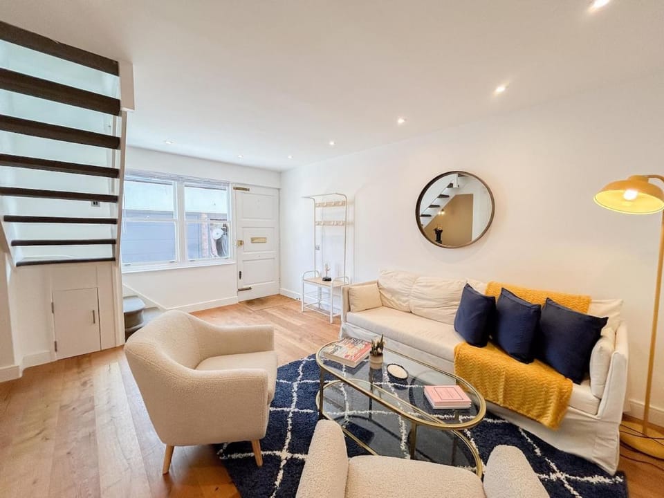 Cosy Two-Bedroom Notting Hill Retreat Apartment in City of Westminster