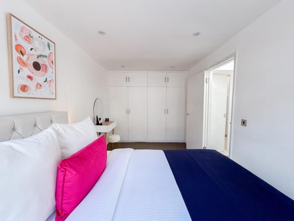 Cosy Two-Bedroom Notting Hill Retreat Apartment in City of Westminster