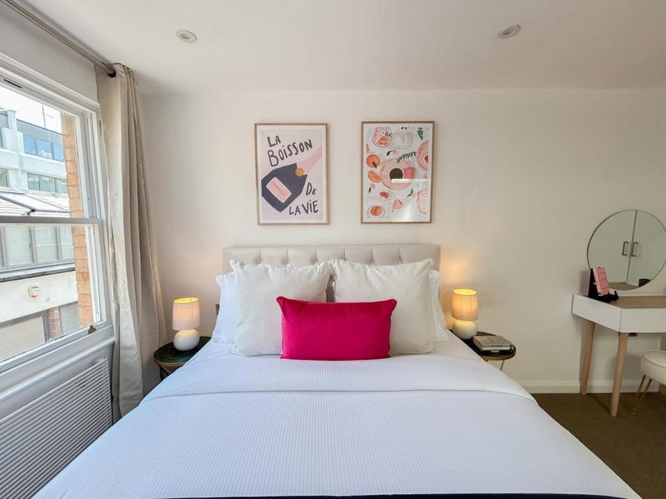 Cosy Two-Bedroom Notting Hill Retreat Apartment in City of Westminster