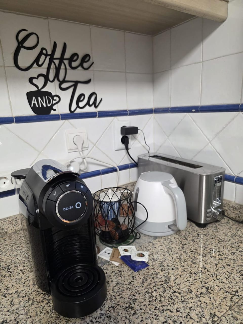 Coffee/tea facilities, toaster