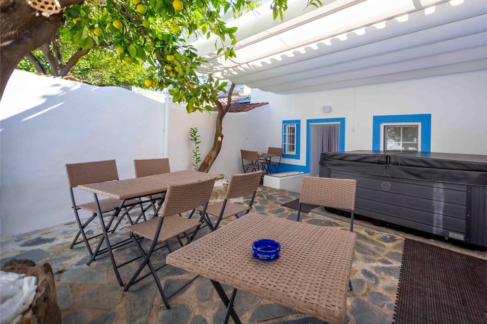 Patio, View (from property/room), Balcony/Terrace, Kitchen or kitchenette, Living room, Seating area, Dining area