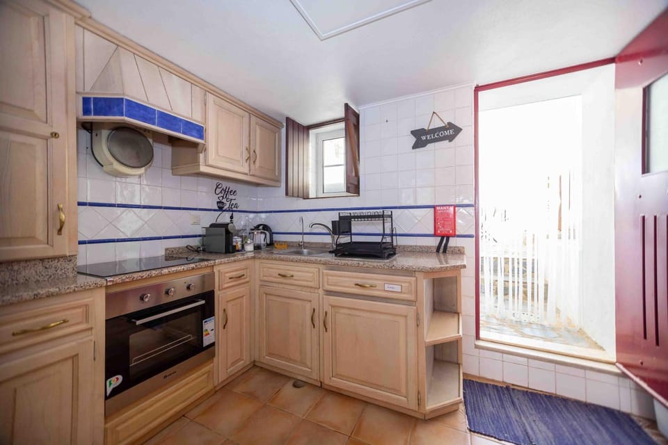 Balcony/Terrace, Communal kitchen