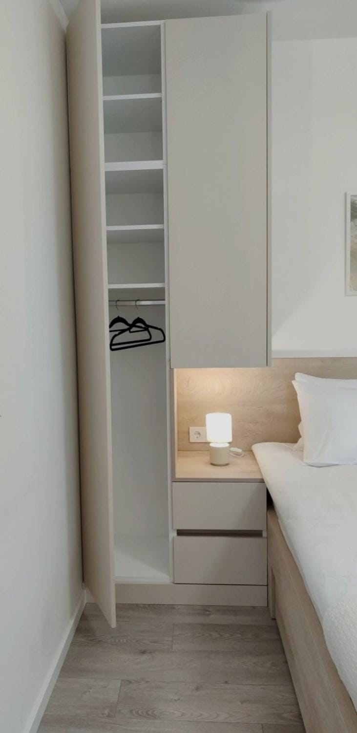 Bedroom, wardrobe