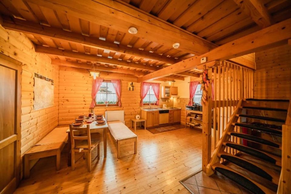 Dining area, kitchen