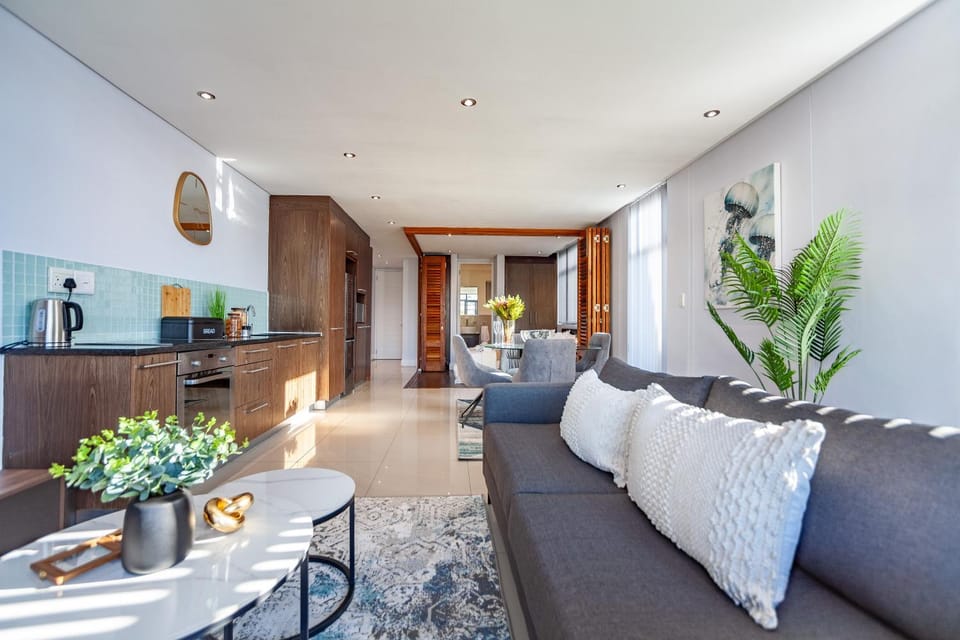 Kitchen or kitchenette, Seating area