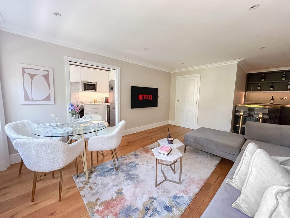 Upscale Apartment in a Prestigious Area Apartment in City of Westminster