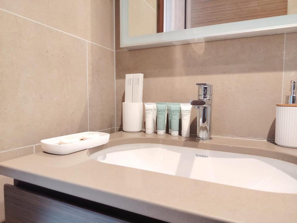 Fast Wi-fi Netflix Cozy 1BR Flat Near Downtown Dubai Apartment in Dubai
