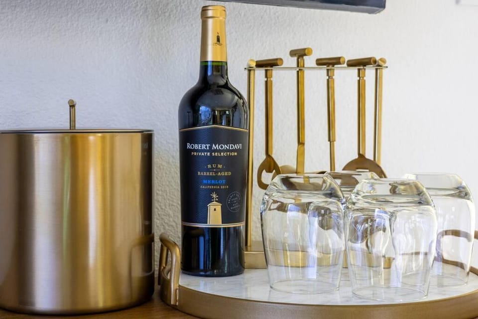 Updated & Spacious 2 BR with Free WiFi Apartment in Oroville