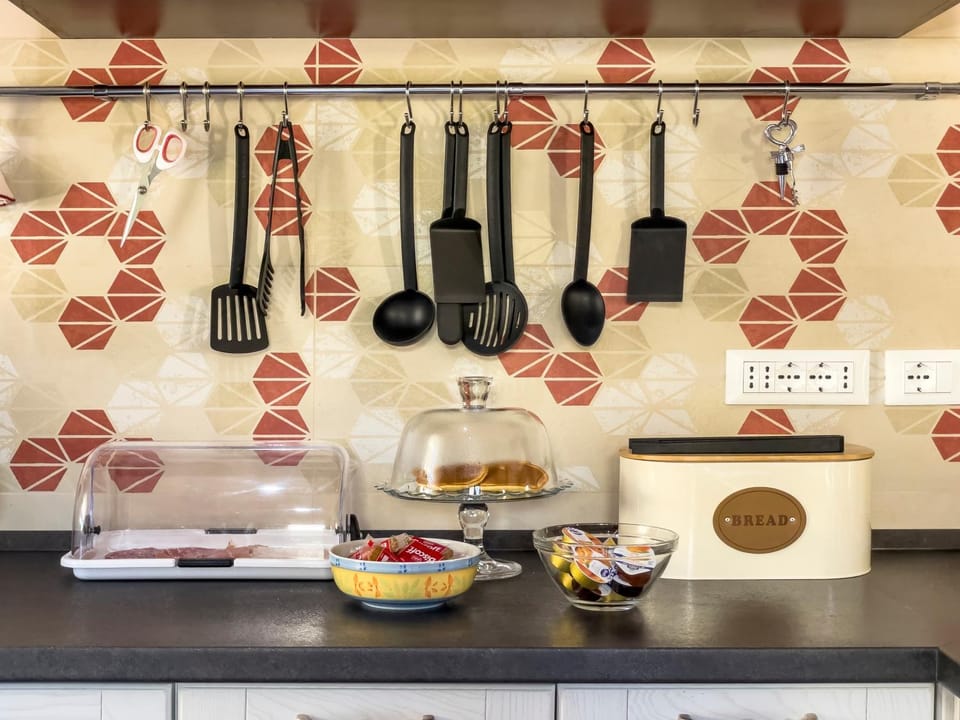 Kitchen or kitchenette, Breakfast, Continental breakfast