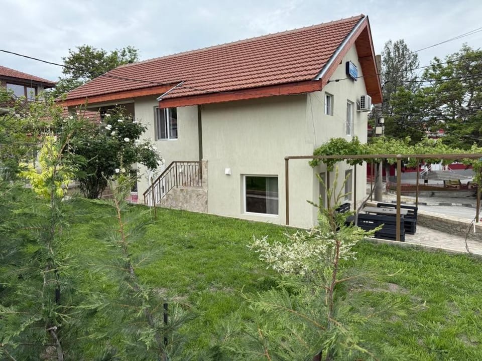 Стаи за гости - Дара Девня 1 Bed and Breakfast in Varna Province