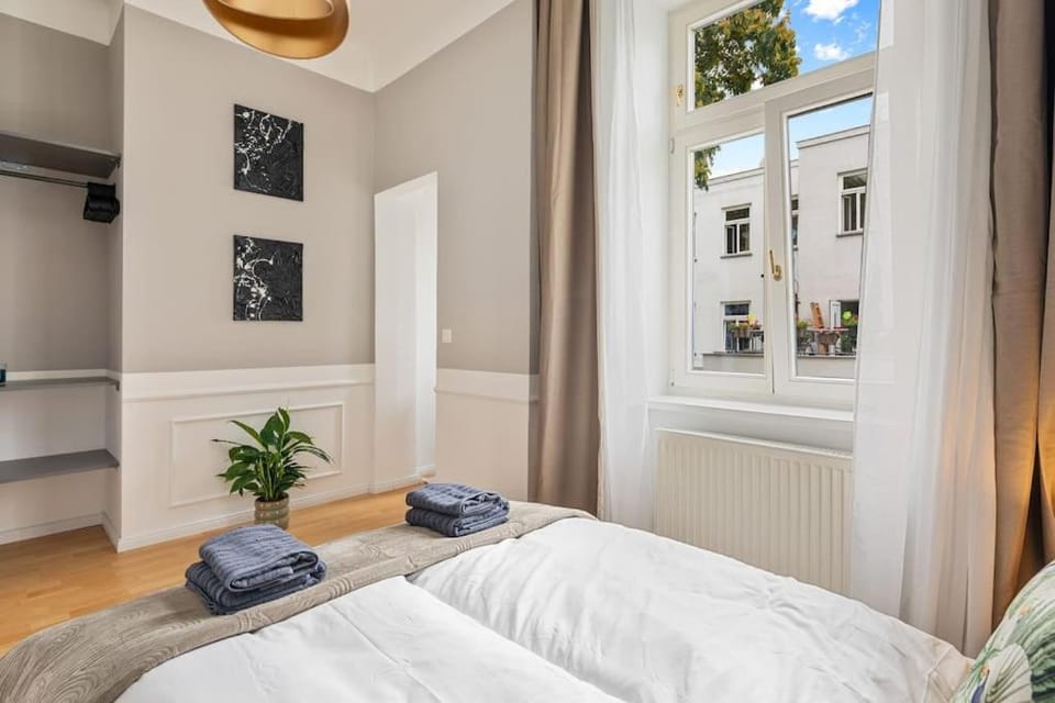 Anthrazit Oasis near Center Shoppingstreet 3 room Apartment in Vienna
