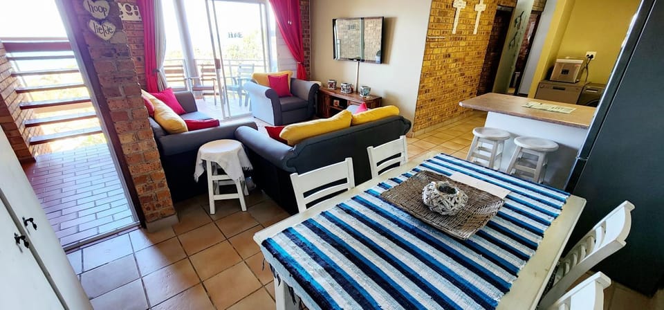 Living room, Photo of the whole room, Seating area, Dining area