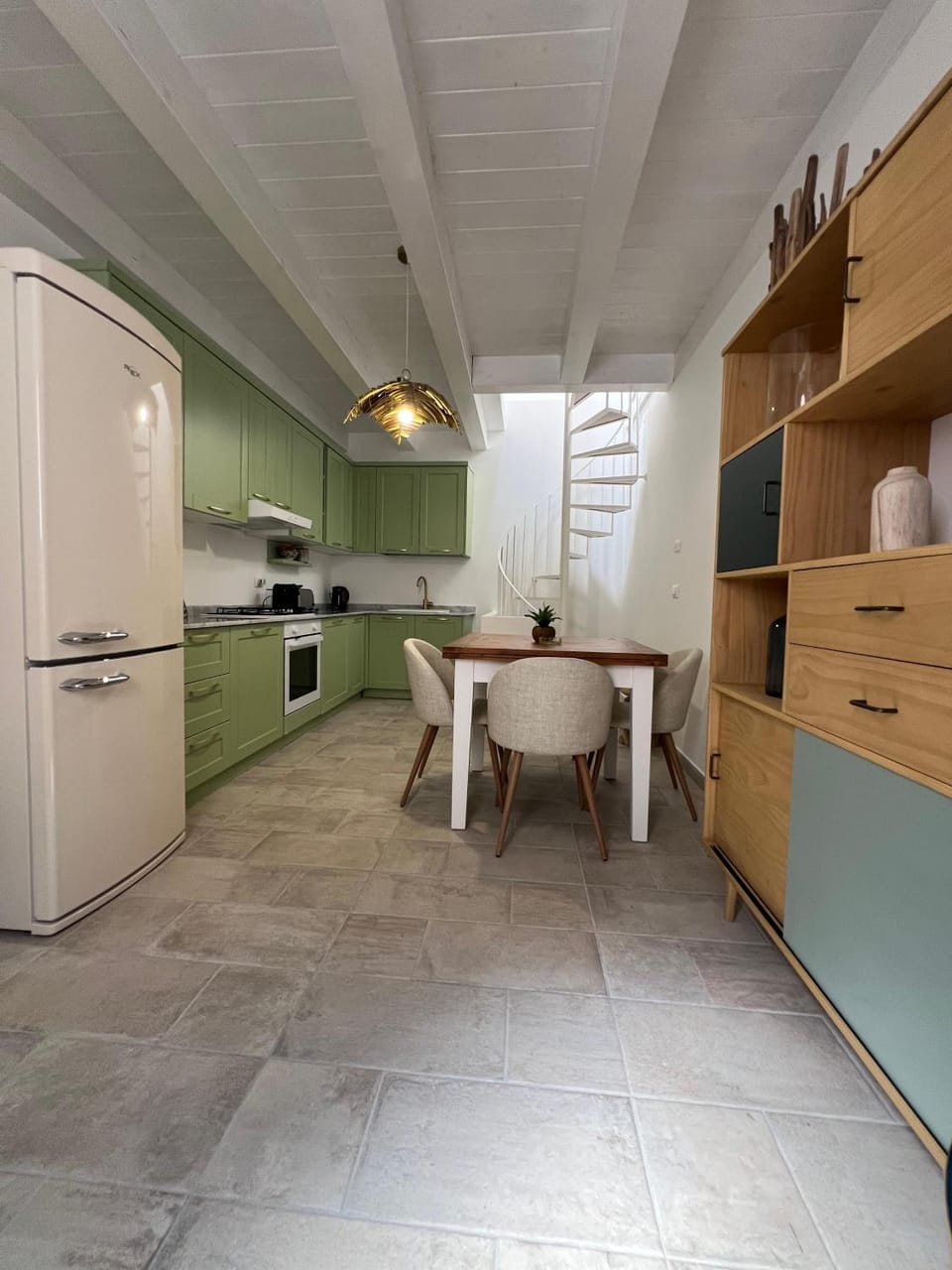 Kitchen or kitchenette, Dining area, dishwasher, oven, stove