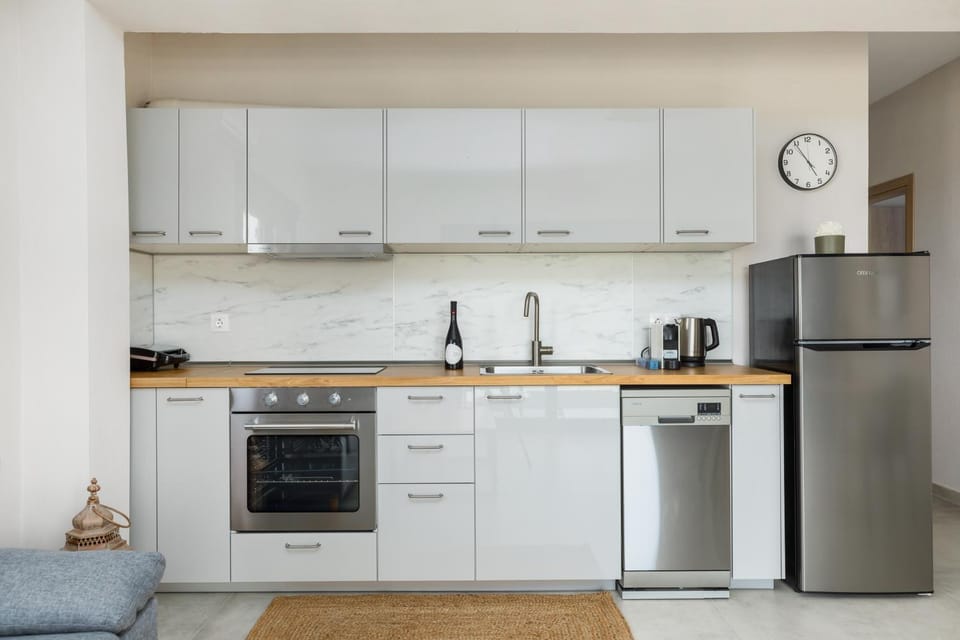 Kitchen or kitchenette, oven, stove