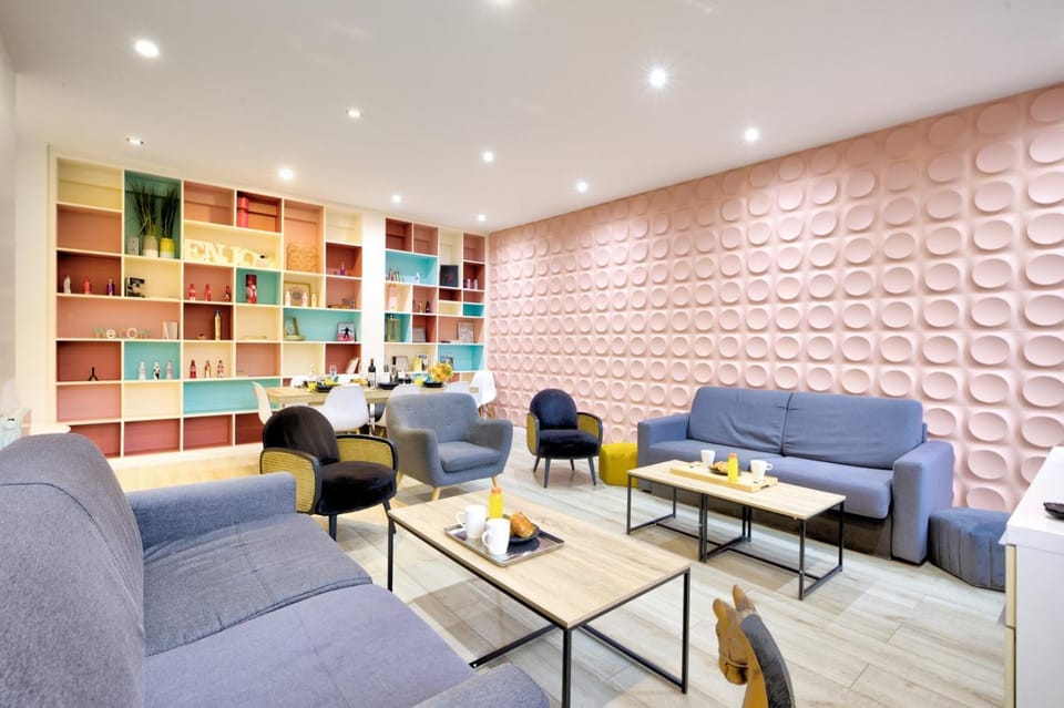 Living room, Seating area